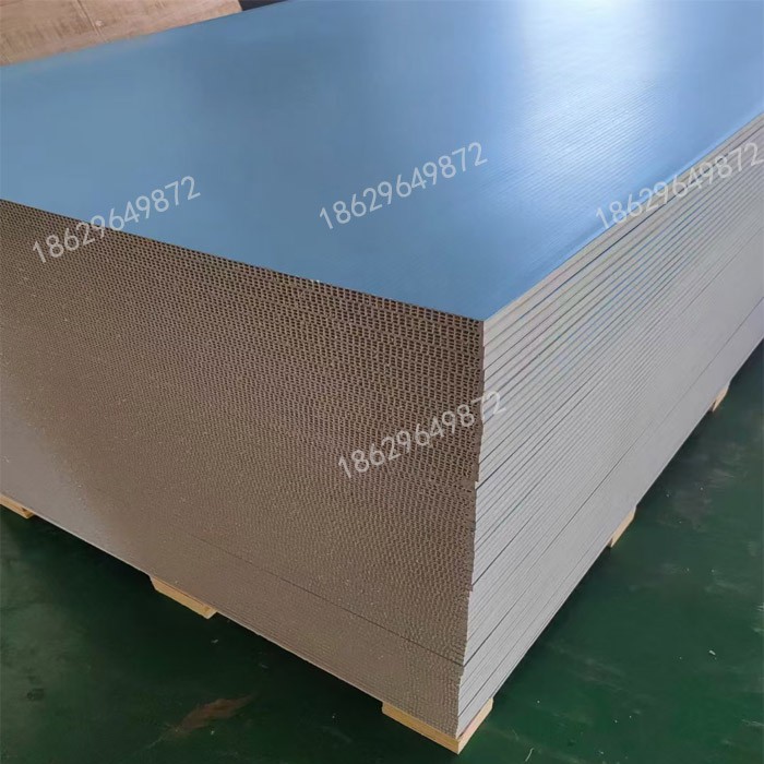 多层养殖鸡舍中空塑料隔层板的经济效益