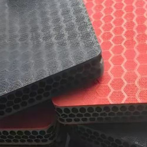 2025年新品压花足球纹防滑中空塑料舞台板